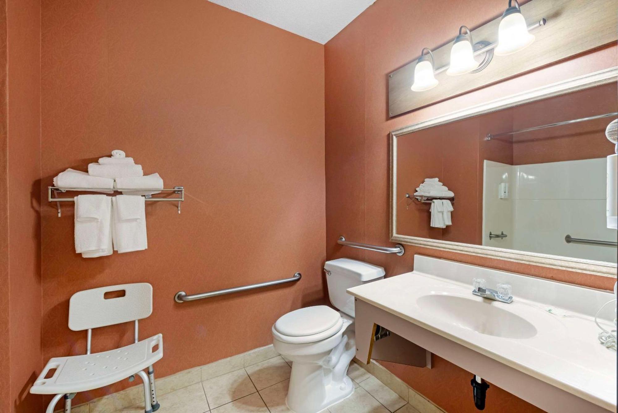 Quality Inn במיג'י מראה חיצוני תמונה