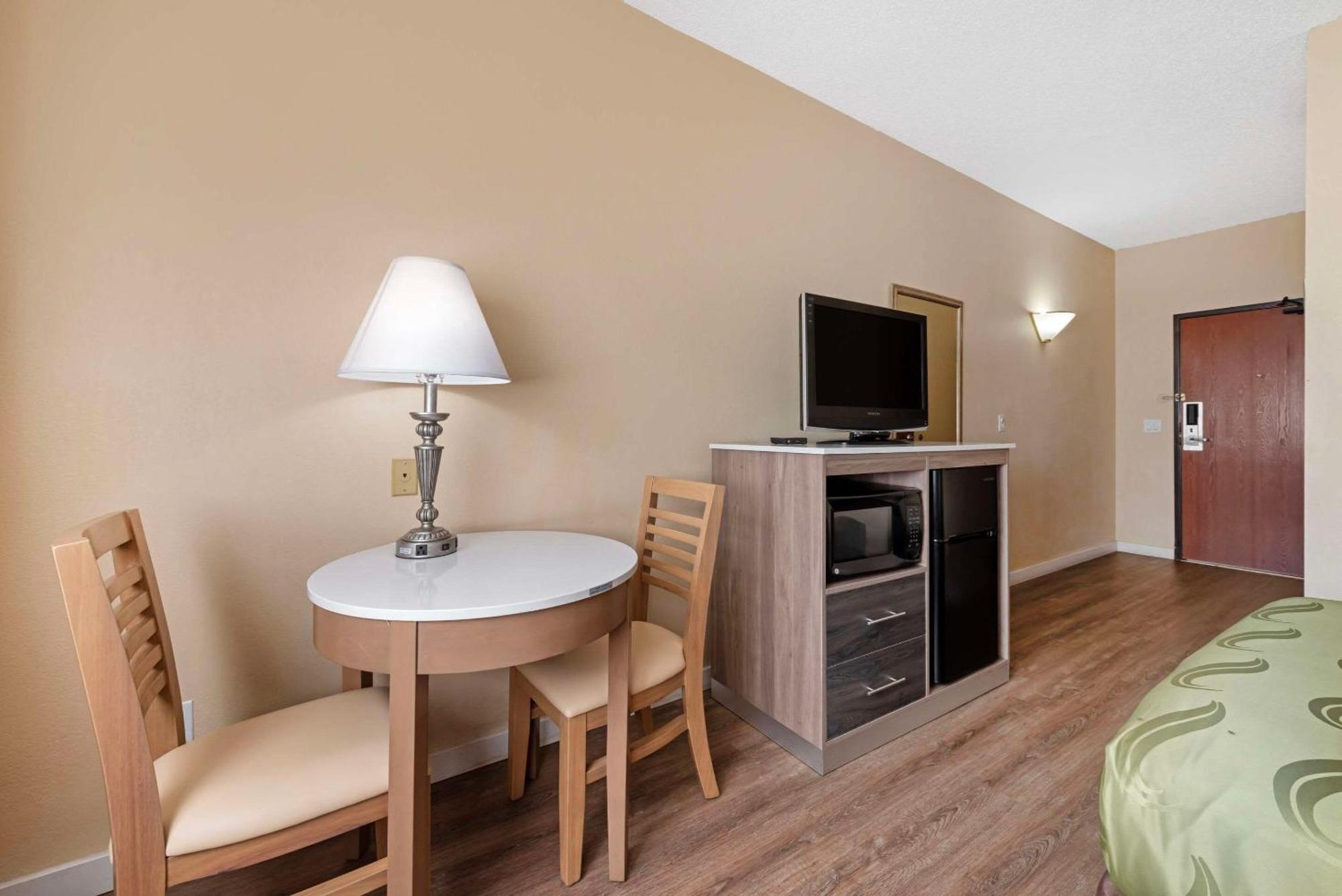 Quality Inn במיג'י מראה חיצוני תמונה