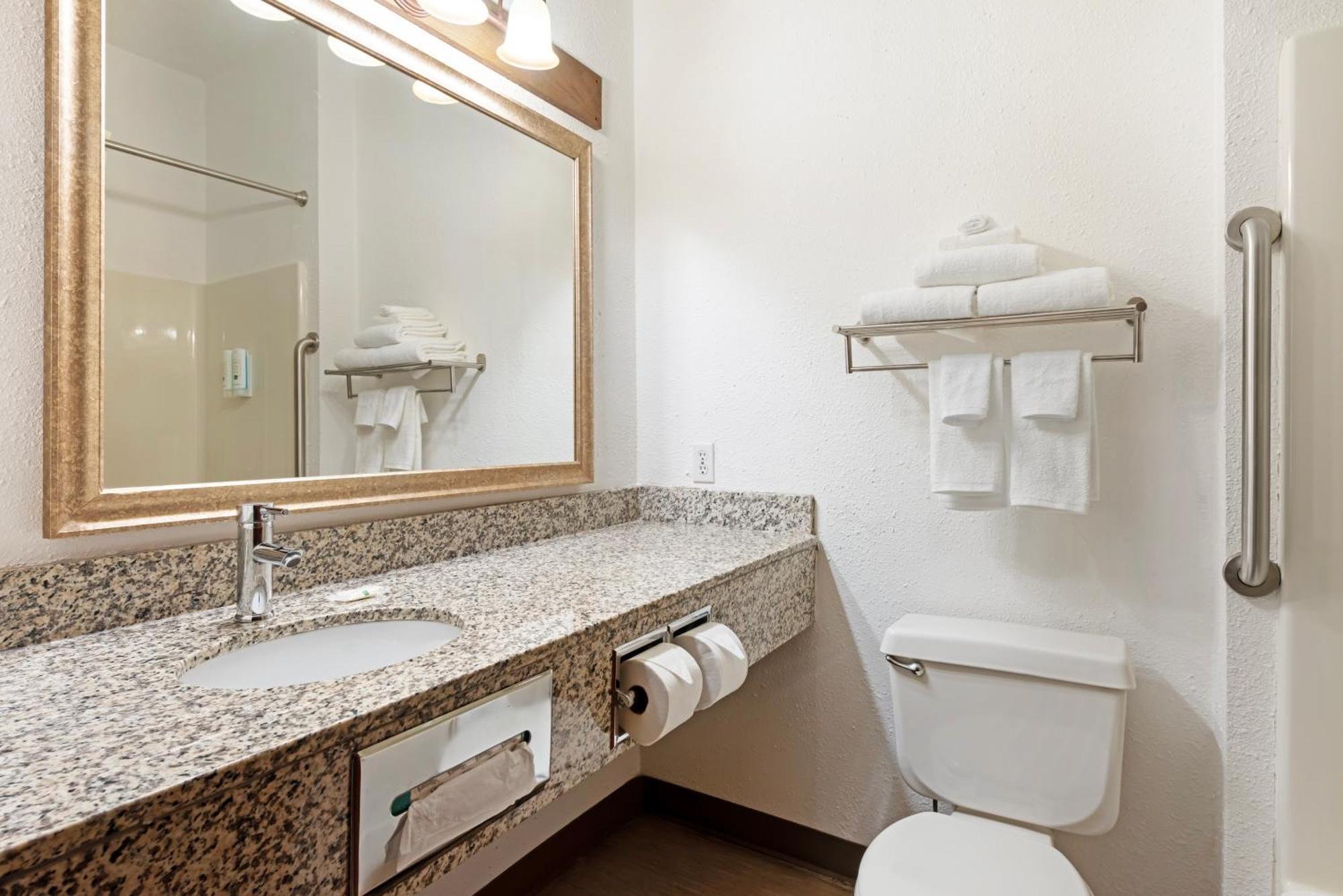 Quality Inn במיג'י מראה חיצוני תמונה
